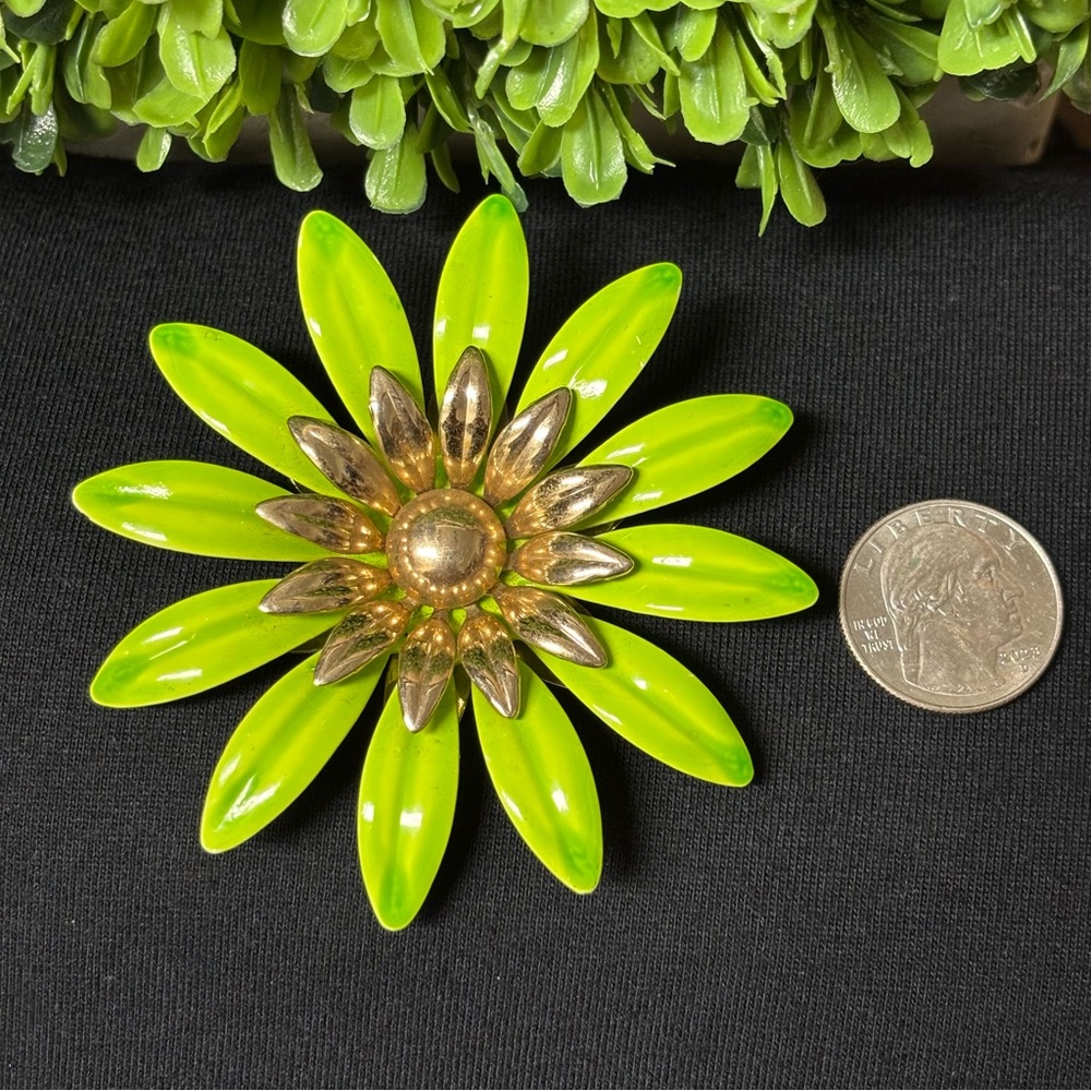 Vintage Sara Coventry Enamel Floral Brooch/Pin - Picture 2 of 5